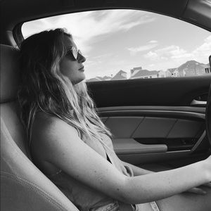 Meet your Posher, Carli